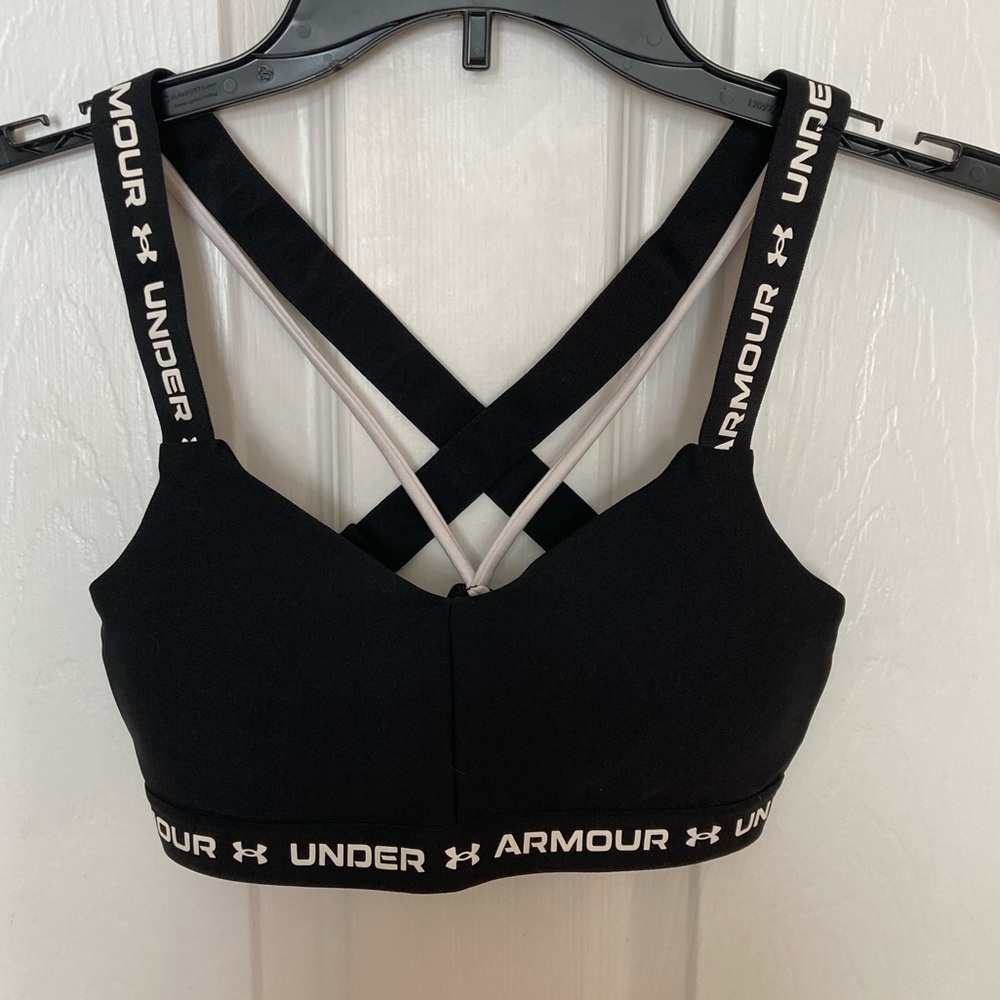 Under Armour black sports bra size small